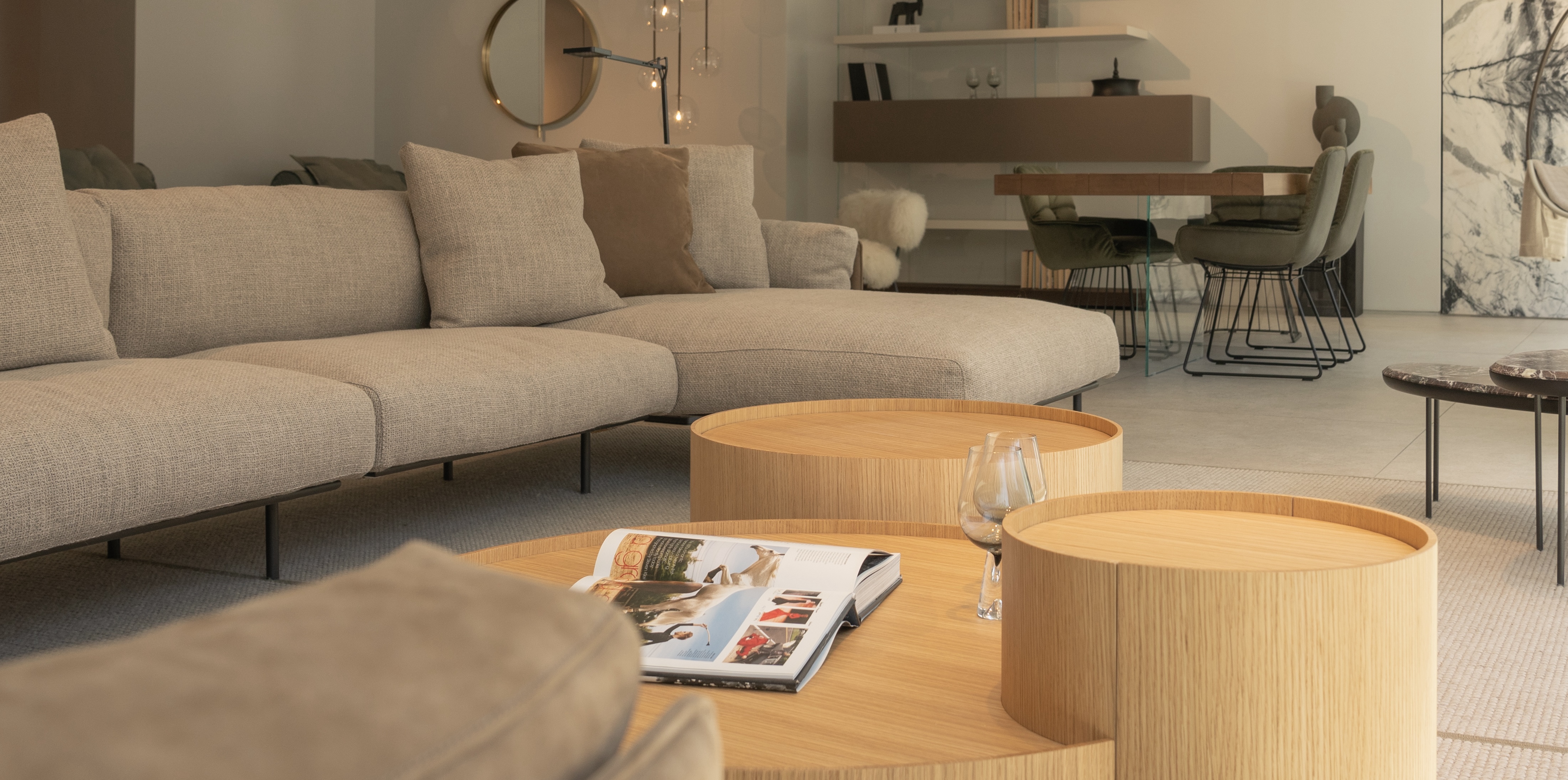 Living_Divani_Eclipse_coffee_table_Servant_online_store_1.jpg Living_Divani_Eclipse_coffee_table_Servant_online_store_1.jpg