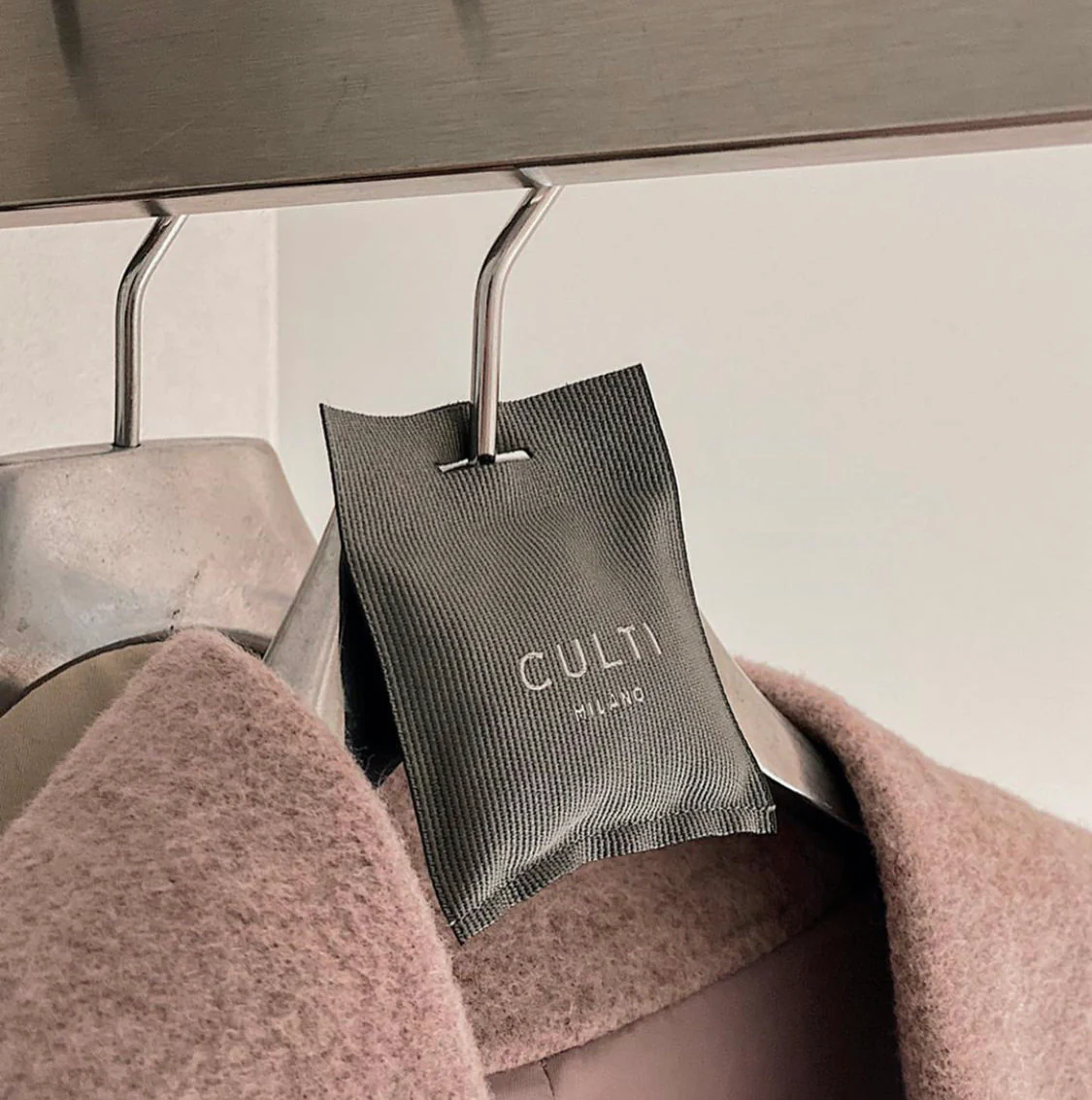 Culti_Milano_stile_Servant_home_sache_Tessuto_Moteni_online_store_showroom_Lisbon_3.jpg Culti_Milano_stile_Servant_home_sache_Tessuto_Moteni_online_store_showroom_Lisbon_3.jpg