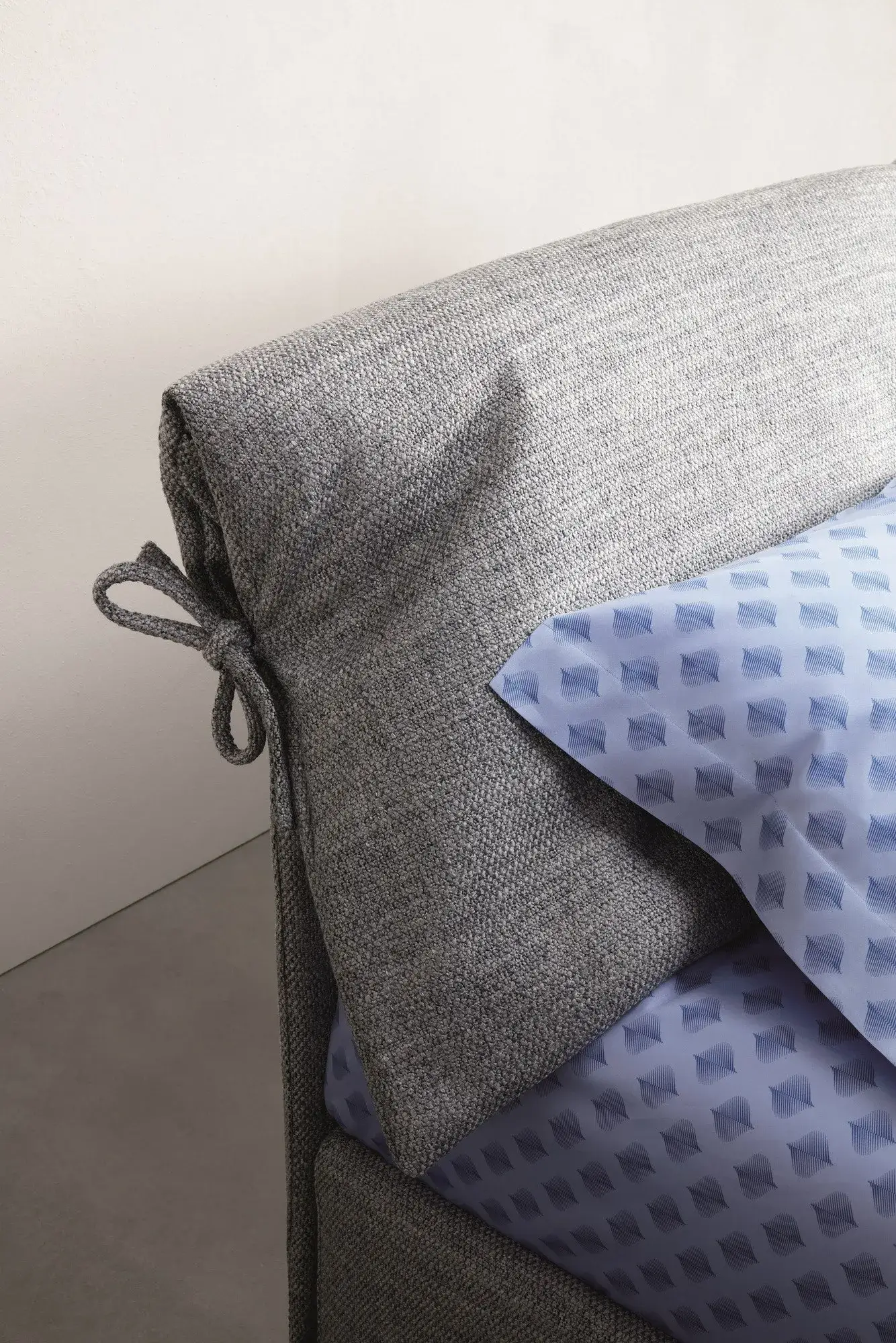 Flou_Nathalie_bed_Servant_online_store_6.jpg Flou_Nathalie_bed_Servant_online_store_6.jpg