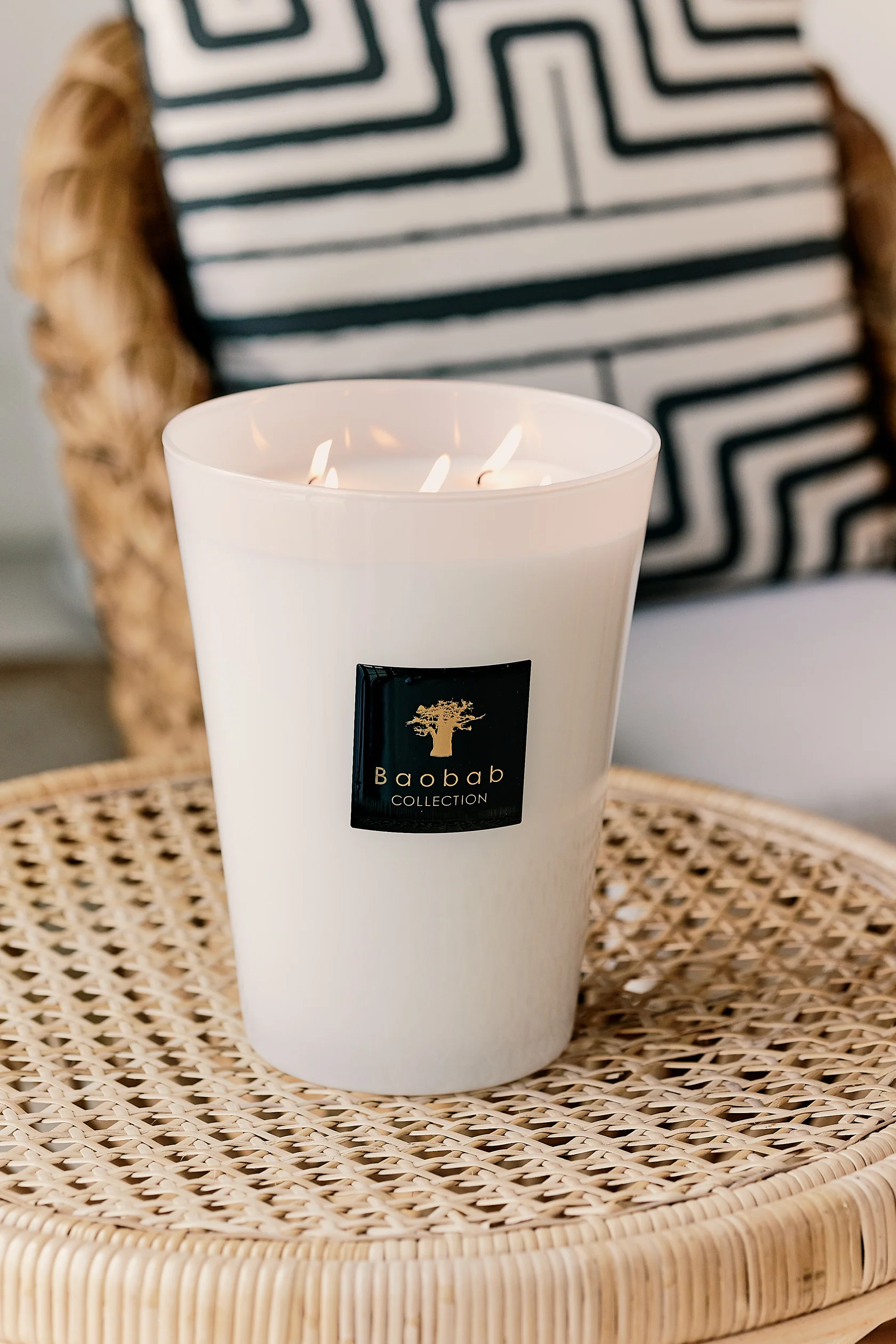 baobab-collection-candle-prestigieuses-pierre-de-lune_1680x.webp baobab-collection-candle-prestigieuses-pierre-de-lune_1680x.webp