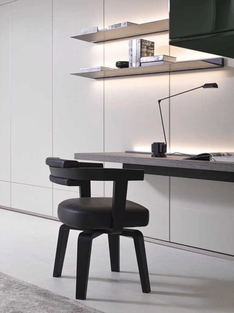 Molteni_PortaVolta__Chair_Herzog_de_Meuron-2023_2976-768x1024.webp Molteni_PortaVolta__Chair_Herzog_de_Meuron-2023_2976-768x1024.webp