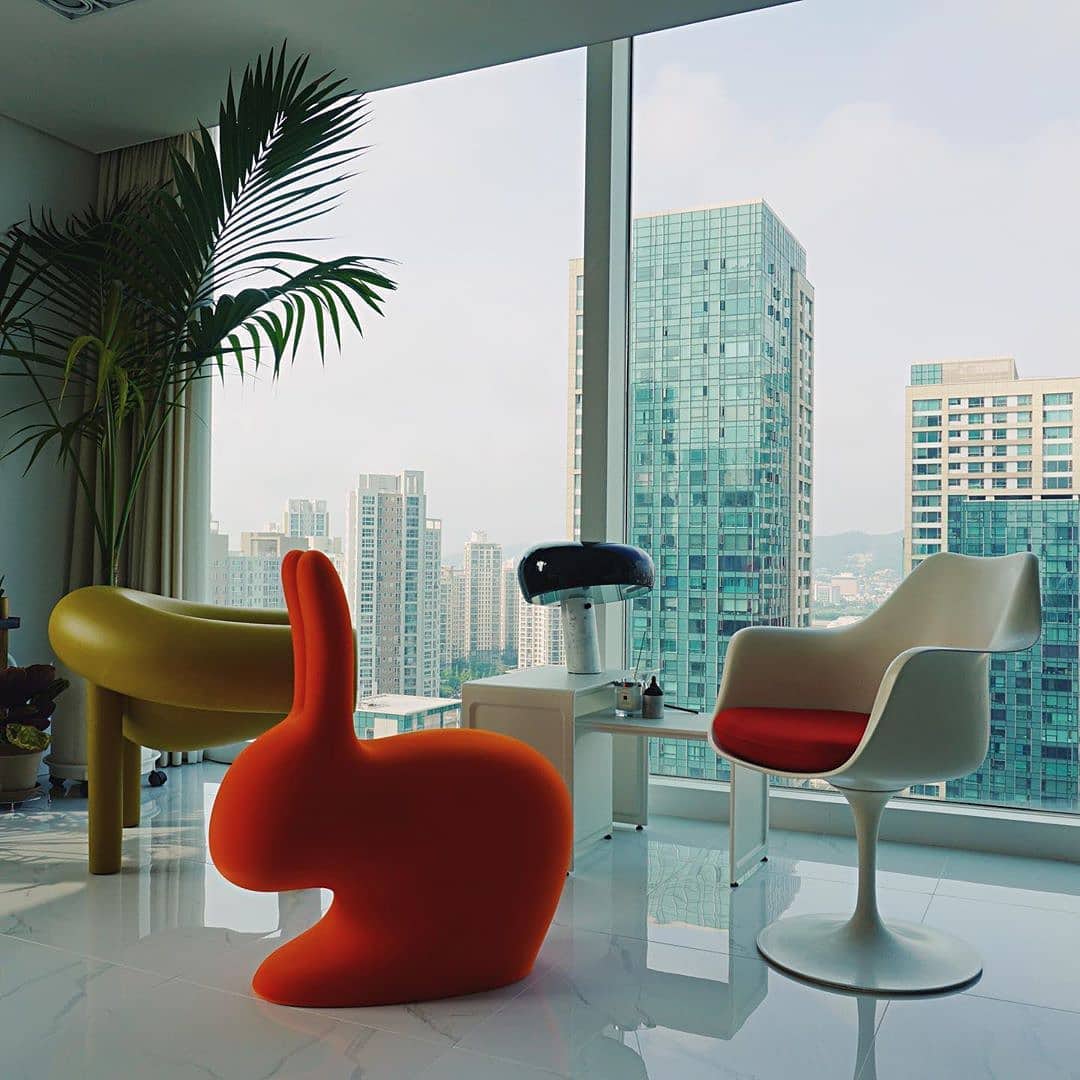 qeeboo-rabbit-chair-velvet-finish-stefano-giovannoni-10.jpg qeeboo-rabbit-chair-velvet-finish-stefano-giovannoni-10.jpg