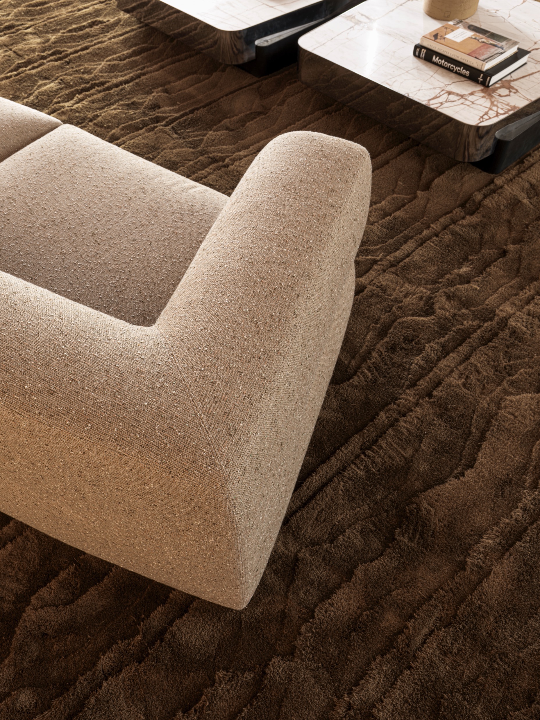 Molteni_Catalogo_29_5074_2025_HR.jpg Molteni_Catalogo_29_5074_2025_HR.jpg